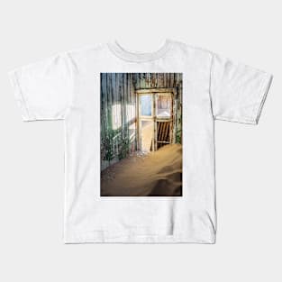 Buried window. Kids T-Shirt